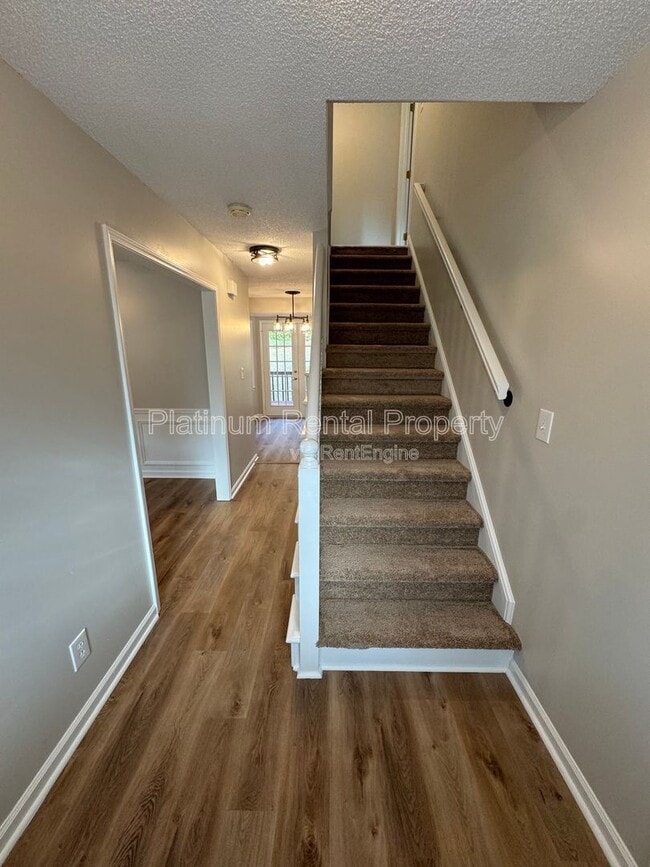 Building Photo - 3605 Knoll Crest Trail