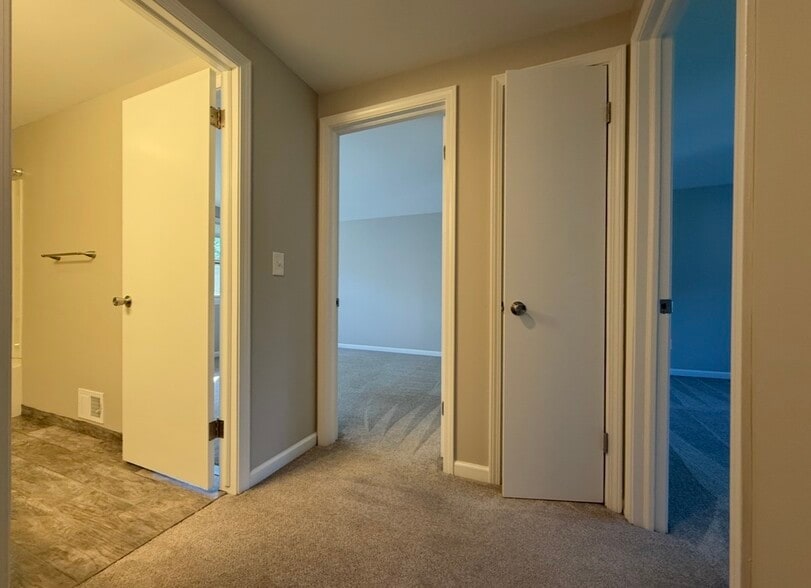 Building Photo - 40 Wheatfield Cir