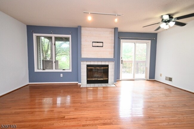 Building Photo - 32 Pine Hollow Ct