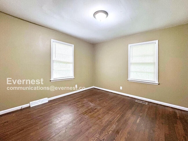 Building Photo - 1516 Haven Dr N