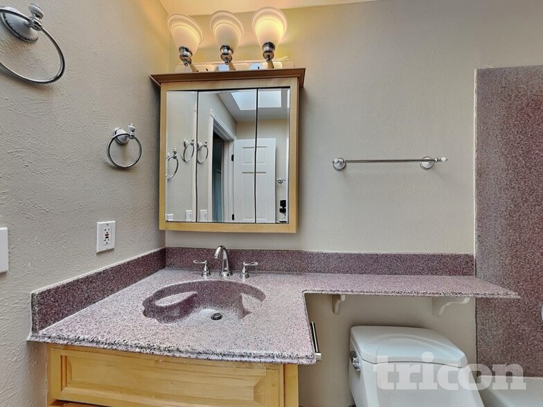 Building Photo - 8495 W 78th Cir