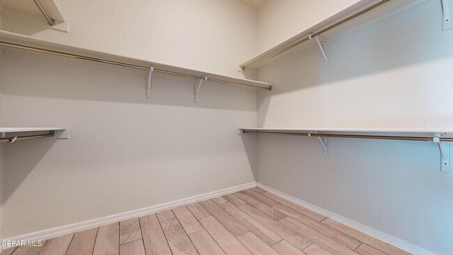 Building Photo - 500 La Entrada Cir