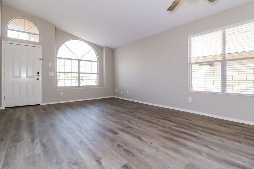 Building Photo - 9847 W Irma Ln