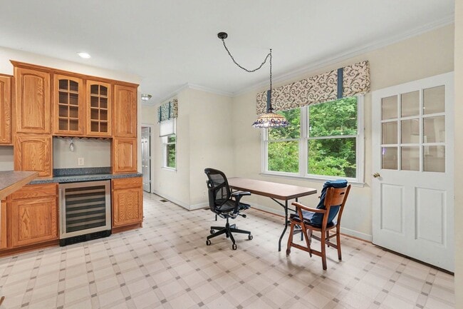 Building Photo - Ultimate Aviation Estate: Luxury 1-Level Living on 5+ Acres Near Downtown Fredericksburg