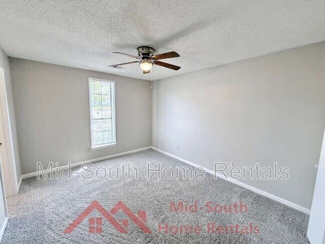 Building Photo - 3899 Kerwin Dr