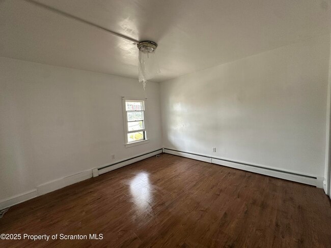 Building Photo - 149 Tompkins St