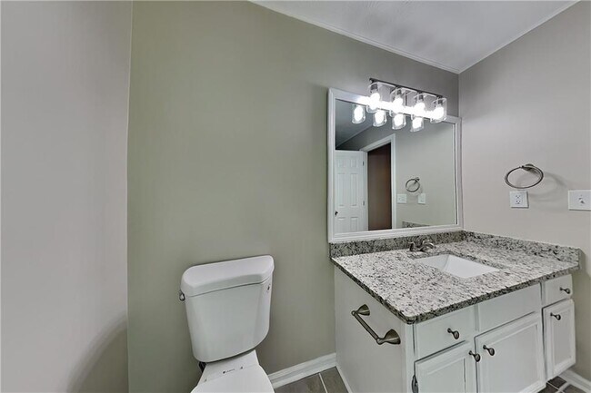Building Photo - 4 Oak Landing Trail S