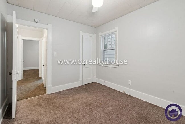 Building Photo - 1727 Berkshire Pl