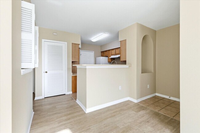 Building Photo - 1015 Villagio Cir