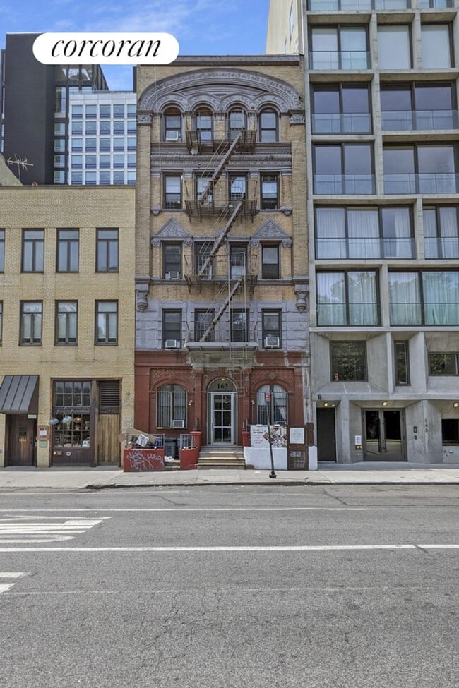 Building Photo - 163 Chrystie St