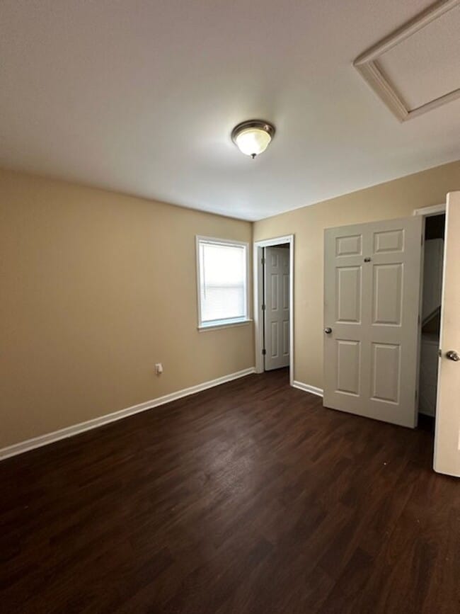 Building Photo - Updated 1 bedroom/1 bath