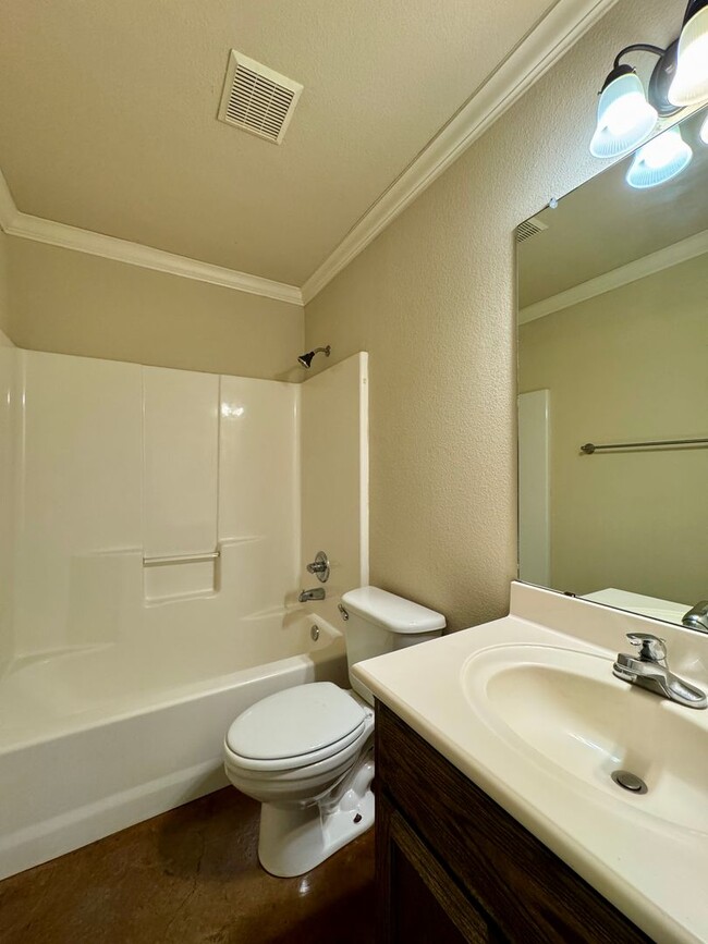 Building Photo - Duplex