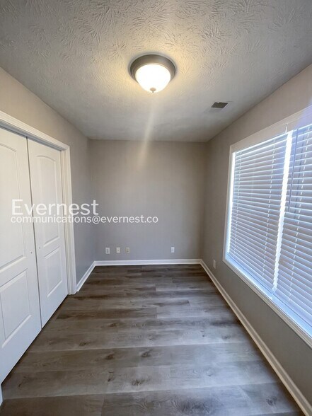 Building Photo - 1504 Apache Way