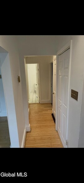 Building Photo - 65 Lark St