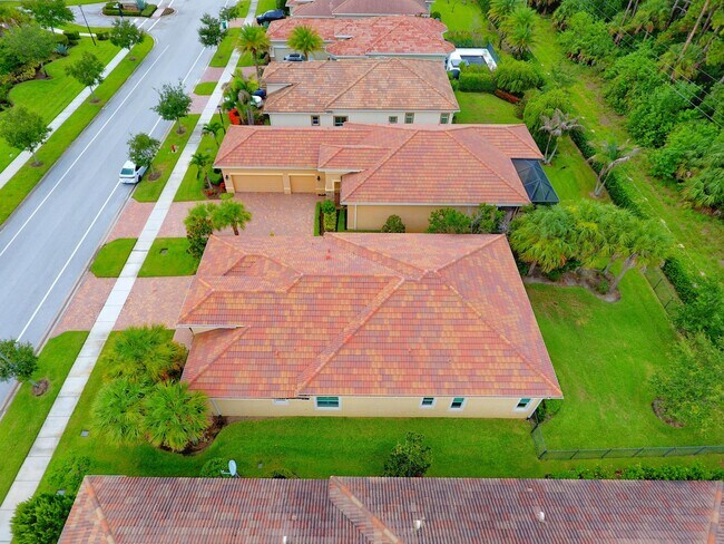 Building Photo - 10973 SW Visconti Way