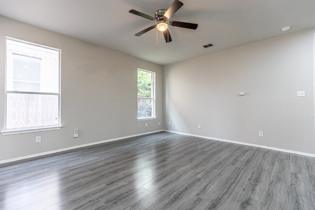 Building Photo - 6106 Briscoe Leaf