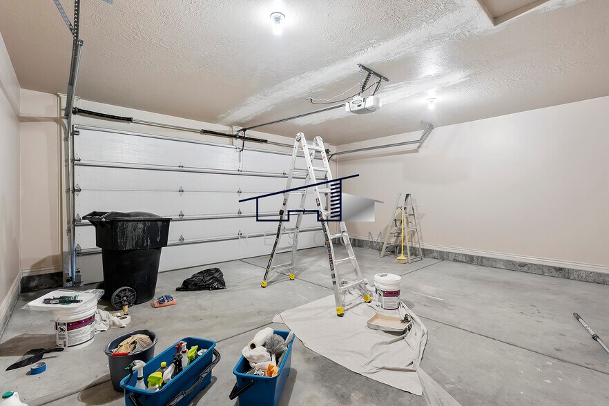 Building Photo - 757 W 4400 S