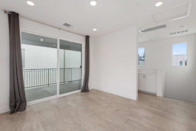 Building Photo - Irvine's Great Park 3 Bedroom + Loft for L...