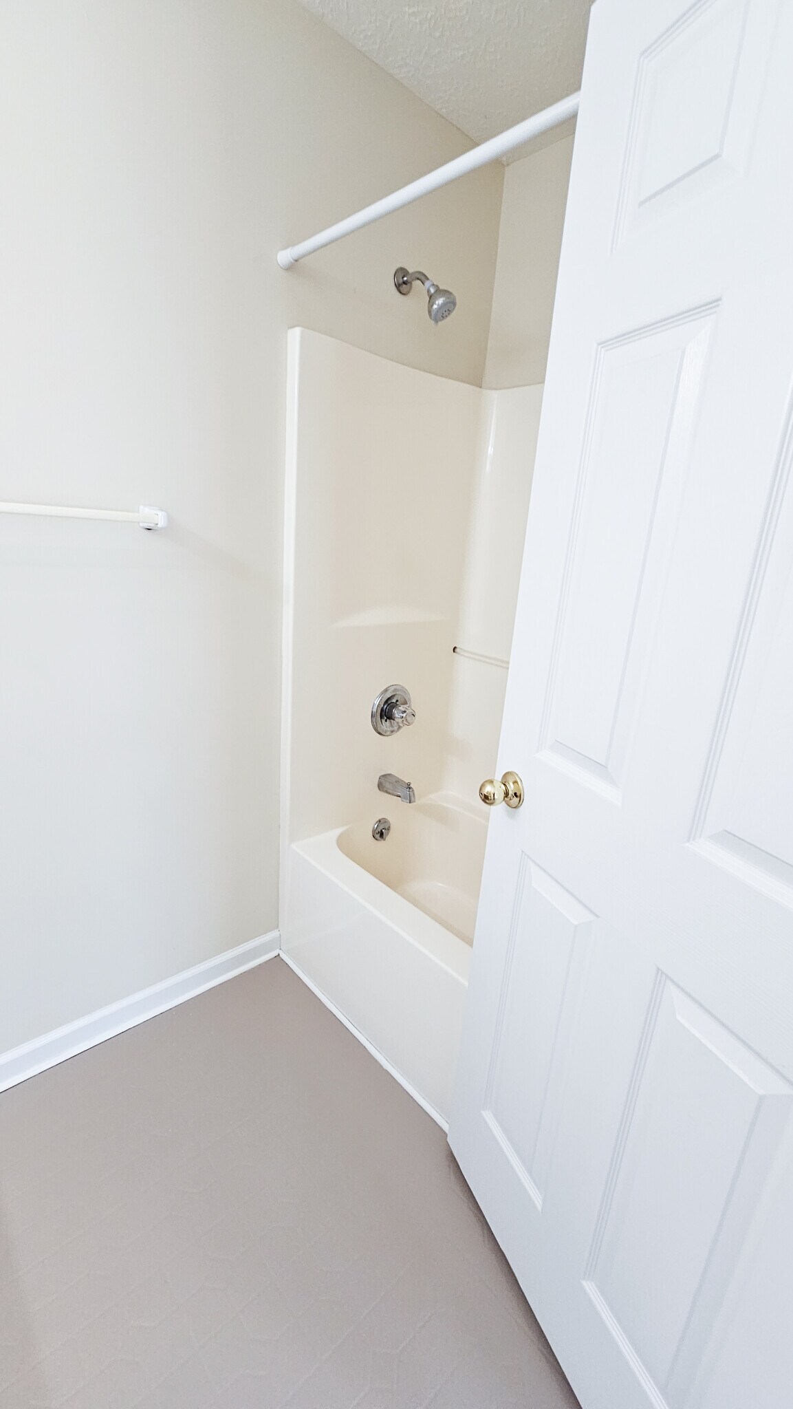 Building Photo - 140 Bright St