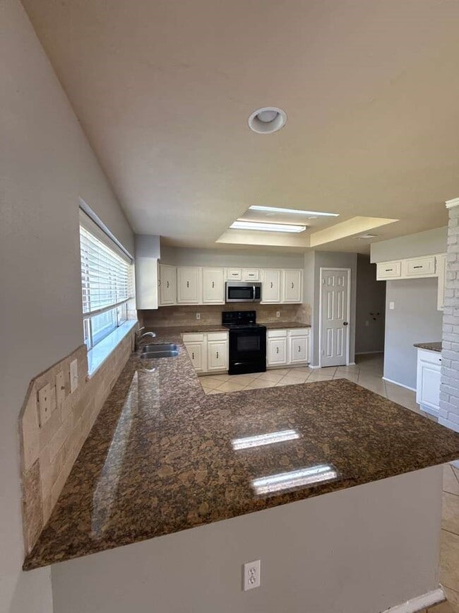 Building Photo - 22602 Fincastle Dr