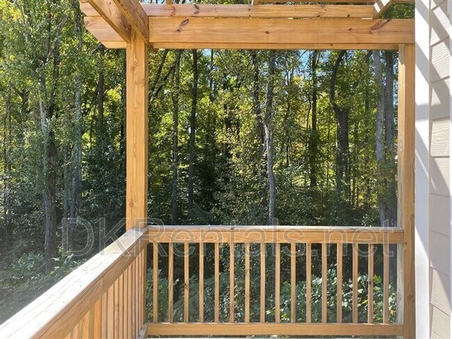 Building Photo - 1809 Parkades Path