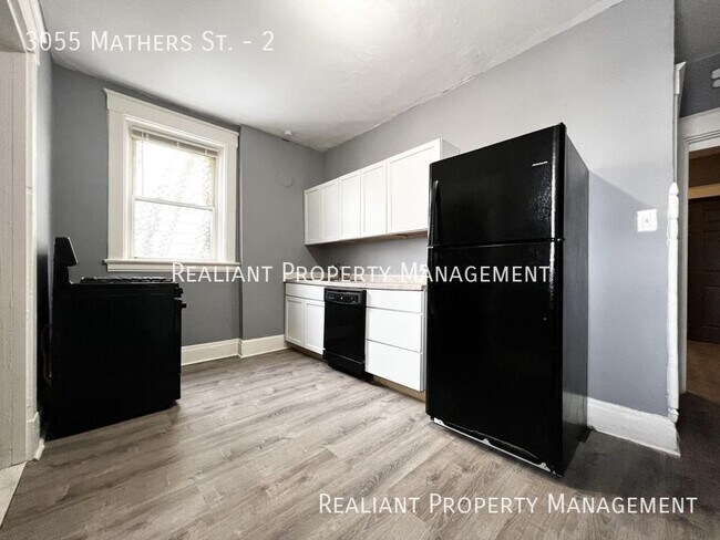 Building Photo - 3055 Mathers St