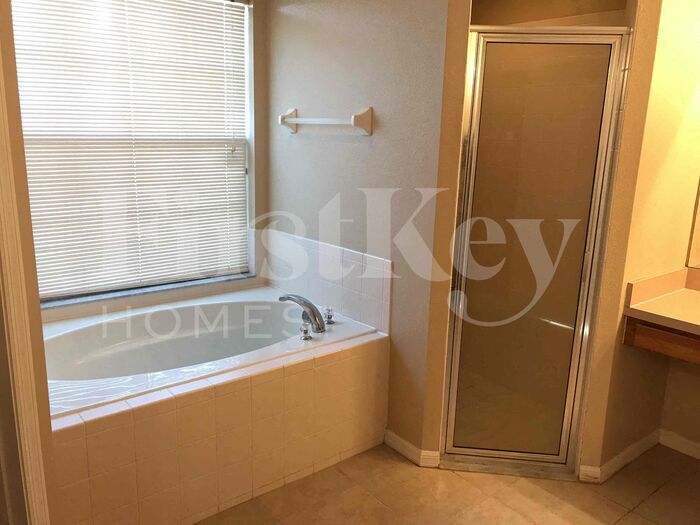 Building Photo - 1175 St Tropez Ct