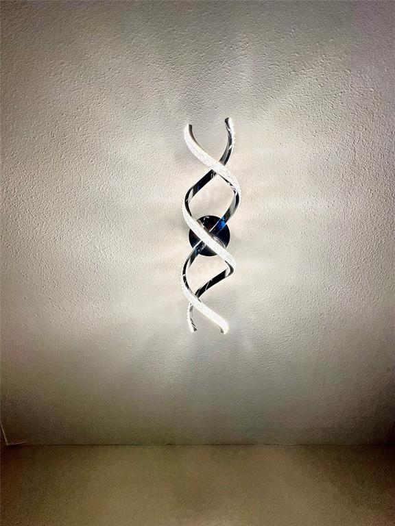 Building Photo - 1102 Serenada Dr