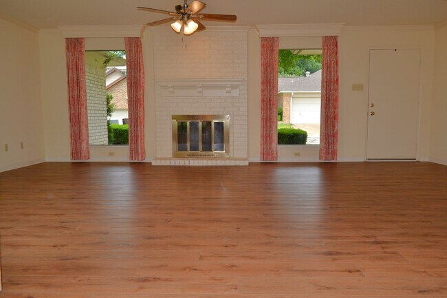 Building Photo - Charming 2 Bed, 2 Bath Home in Waco - Perf...