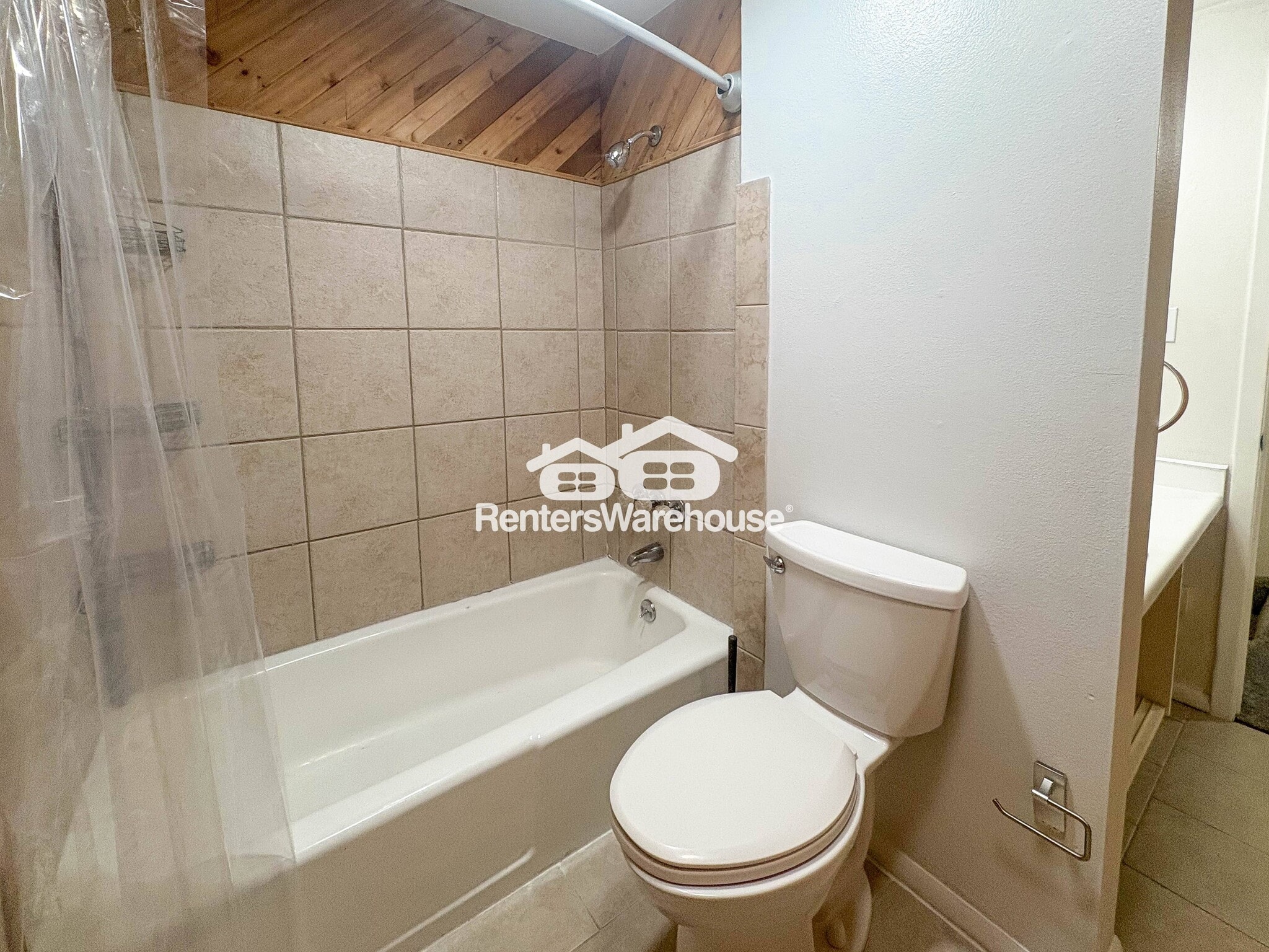 Building Photo - 632 E 116th Ave