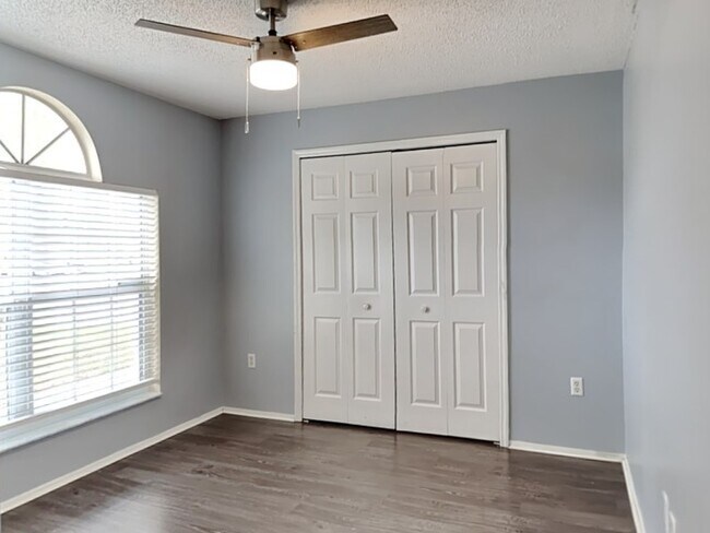 Building Photo - 1118 Vista Palma Way