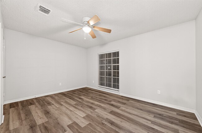 Building Photo - 11411 Hornbrook Dr