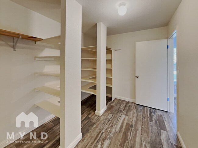 Building Photo - 904 Swallow Ridge Cove