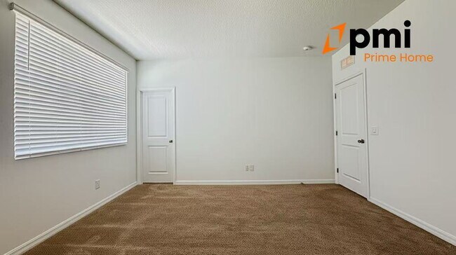 Building Photo - Spacious 3 Bedroom Home in Clermont, FL