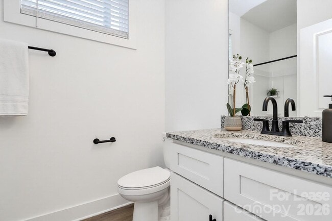 Building Photo - 1106 Ivan Dr