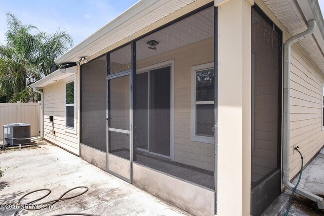Building Photo - 3737 Coastal Cove Cir