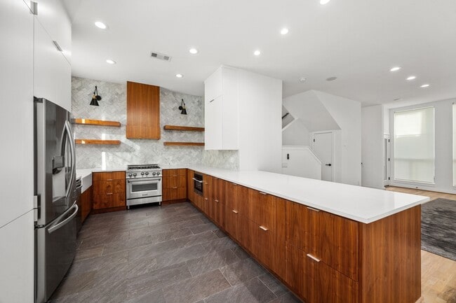 Building Photo - 1801 Oneil St