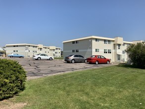 Building Photo - Windwood Manor