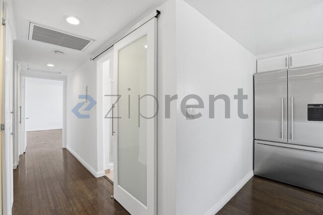 Building Photo - 743 Euclid Ave