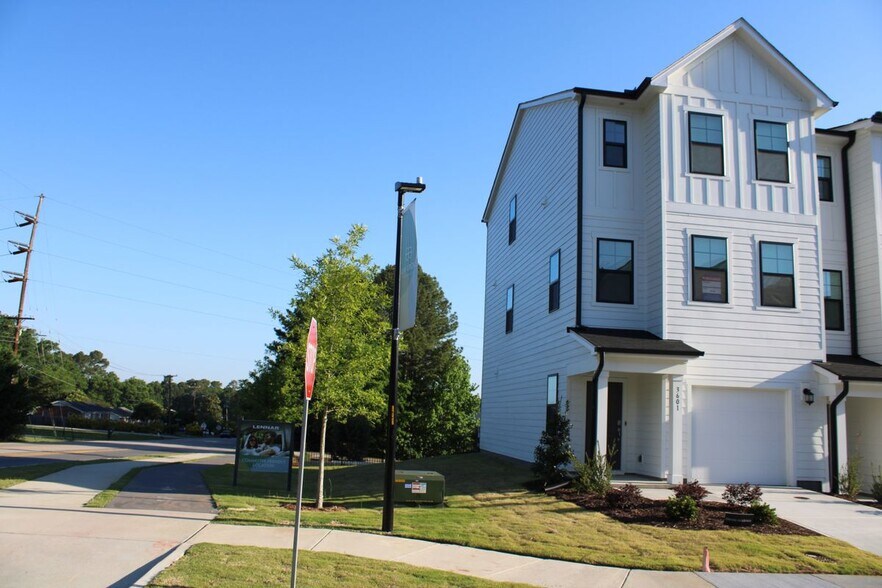 Building Photo - 3601 Elm Grv Ln