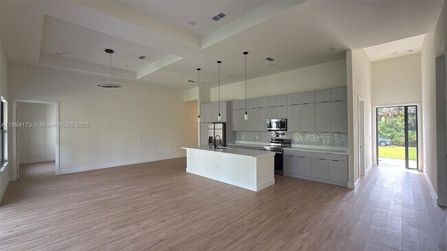 Building Photo - 241 Pembroke Dr
