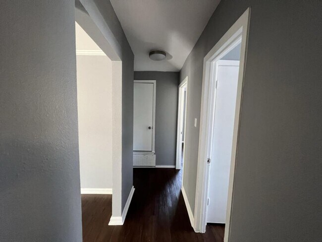 Building Photo - 3300 Winderemere Drive