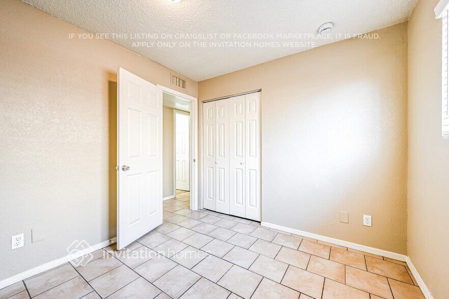 Building Photo - 11628 N 49th Dr