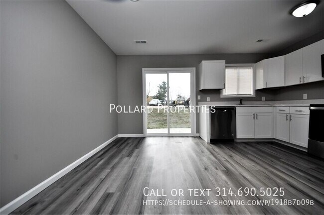 Building Photo - 210 Arlington Way