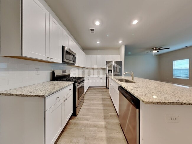 Building Photo - 306 Squire Pope Rd