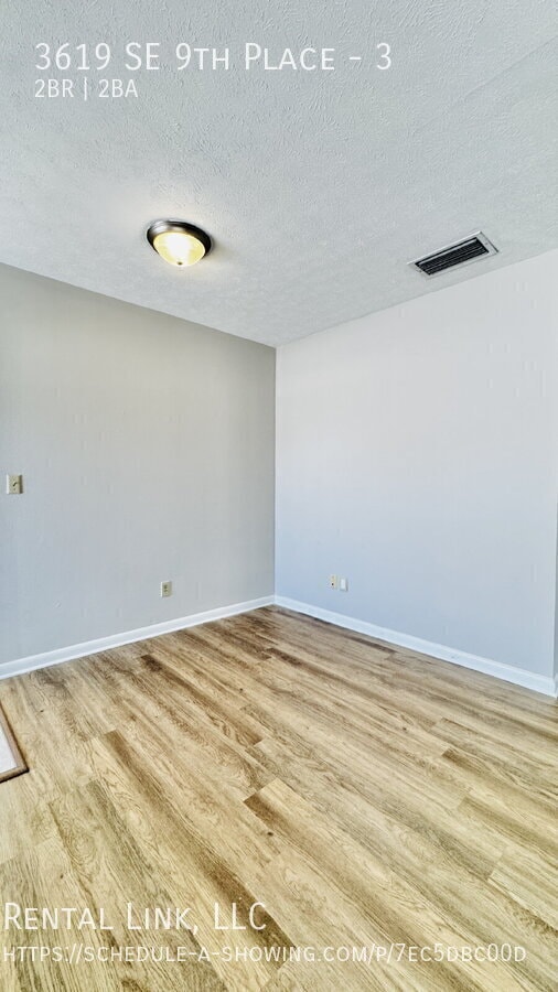 Building Photo - 3619 SE 9th Pl