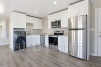 Building Photo - 1456 E Russ Way