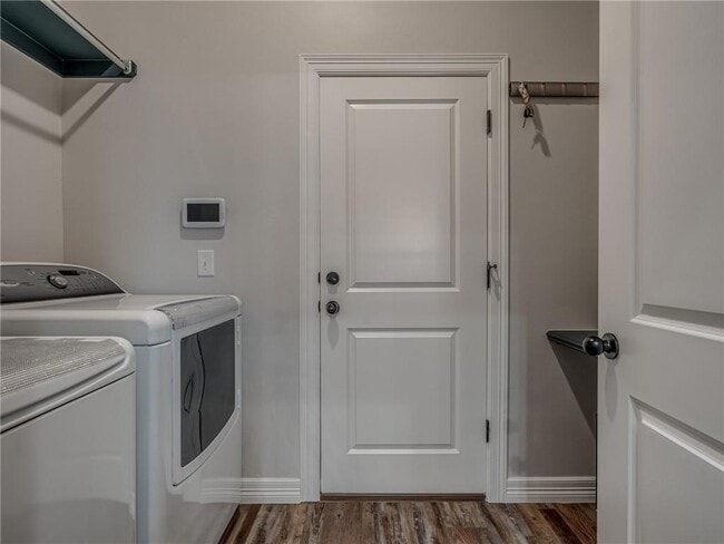 Building Photo - 12828 High Plains Ave