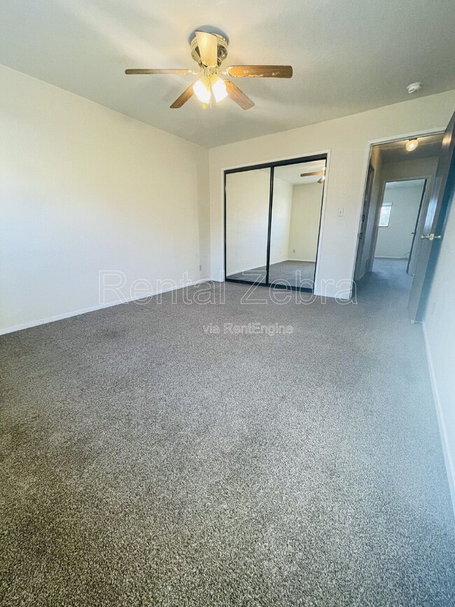 Building Photo - 3068 Colony Park Dr