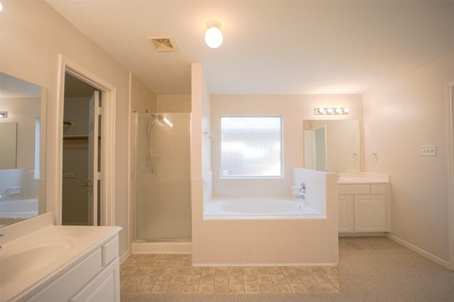 Building Photo - 8003 Beech Park Ln
